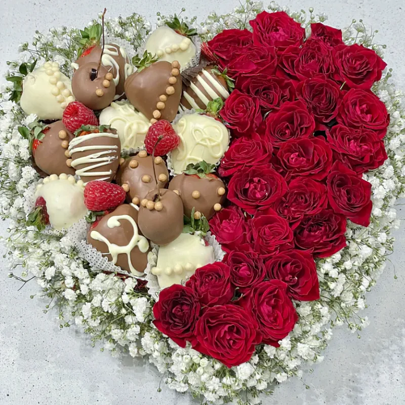 Коробка в форме сердца Клубничное лето